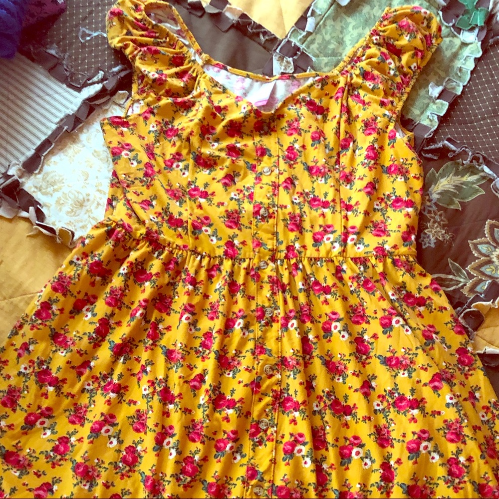 Super soft spring dress with button detail (xxl)